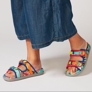 Native Shoes Davis Repurposed Sandal Size 7